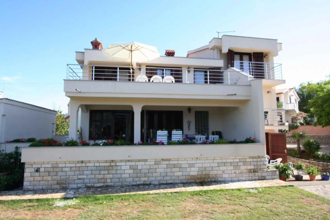 Apartment In Silo/Insel Krk 14540