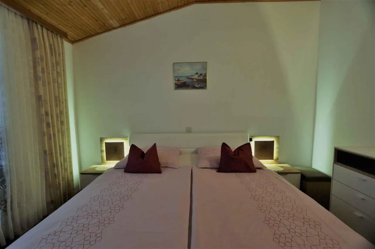 Apartment In Silo/Insel Krk 14540  Silo (Krk)