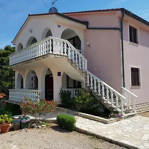 Apartman Ruzmarin, Šilo